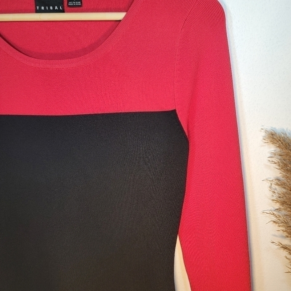 RED and Black Tribal long-sleeved dress. Size Small - Picture 4 of 13